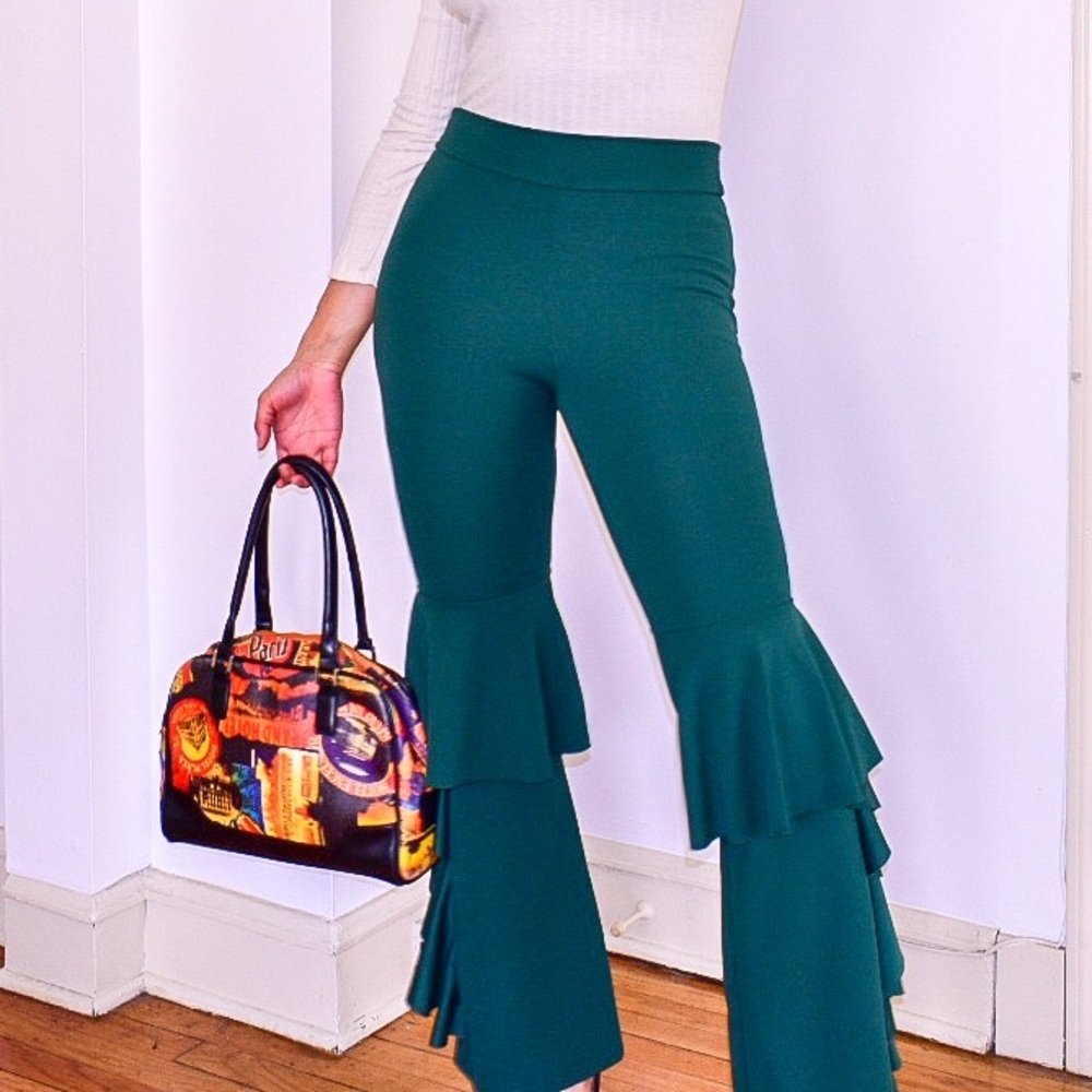 Ruffle Flare Green Pants sz small